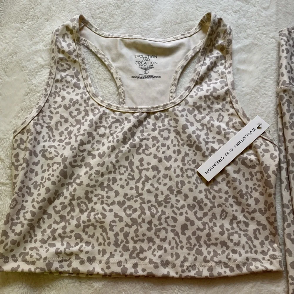 New Evolution and Creation Cream Leopard Print Leggings Set! Too big for me! - Picture 2 of 7
